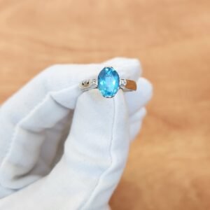 18K White Gold Topaz Diamond Ring